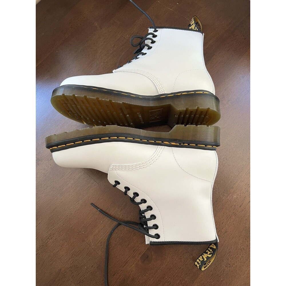 Sold Dr. Martens 1460 Smooth Leather Lace Up Boots In White Size 39 - Picture 5 of 12